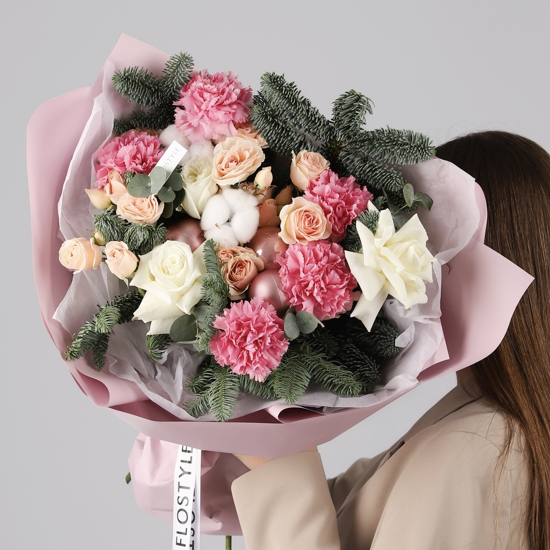 Зимний авторский букет розы, нобилис и…